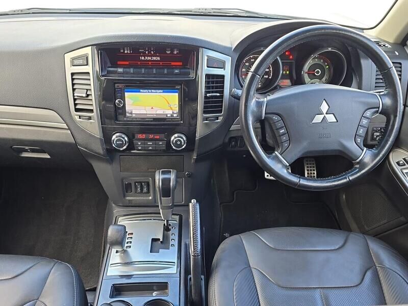 More views of Mitsubishi Shogun
