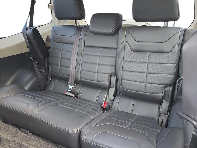 More views of Mitsubishi Shogun