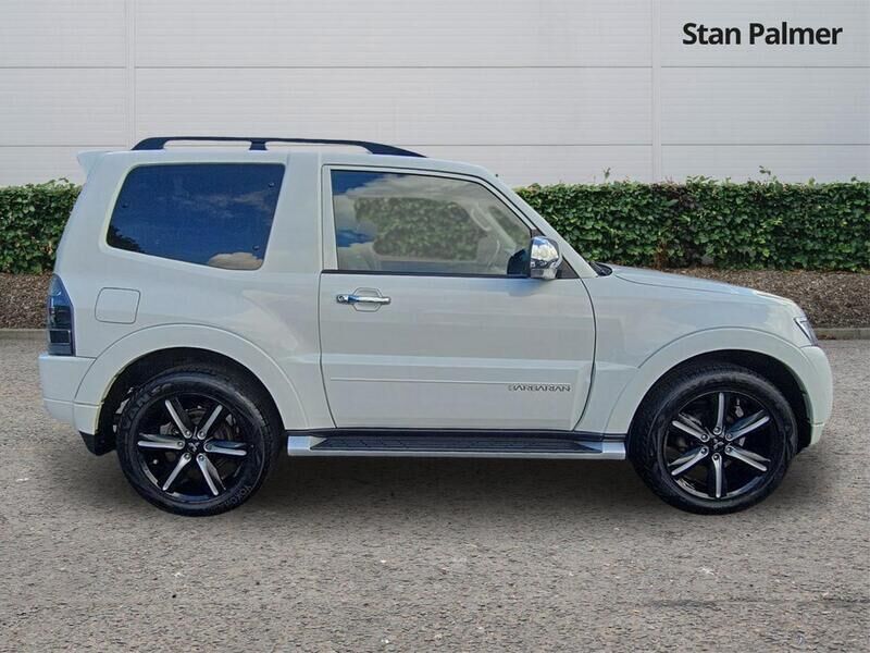More views of Mitsubishi Shogun