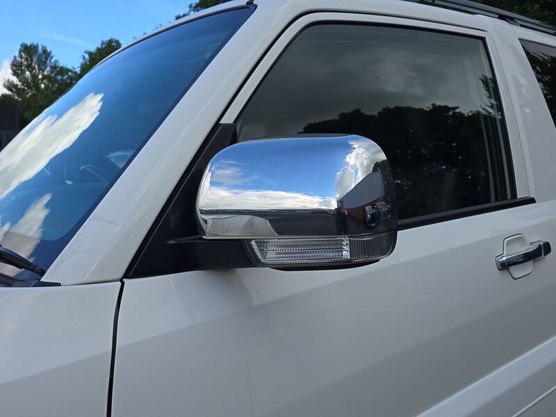 More views of Mitsubishi Shogun