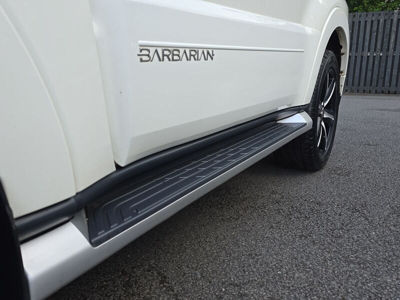 More views of Mitsubishi Shogun