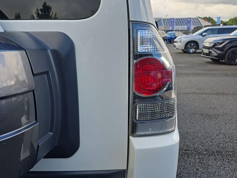 More views of Mitsubishi Shogun