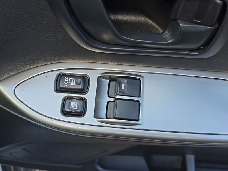 More views of Mitsubishi Shogun