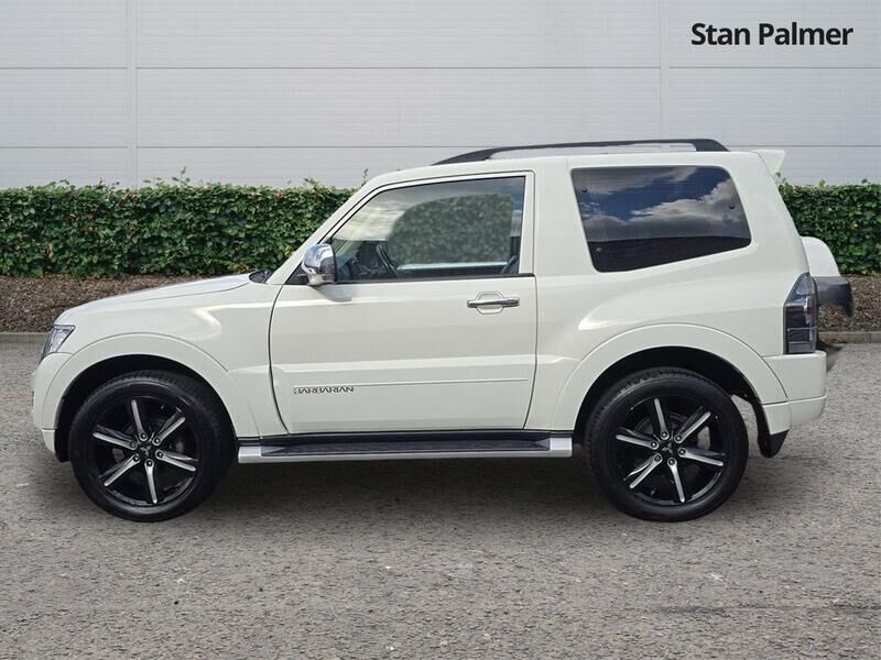 More views of Mitsubishi Shogun