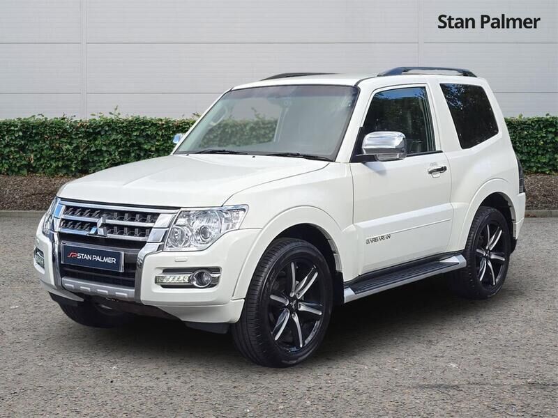 More views of Mitsubishi Shogun