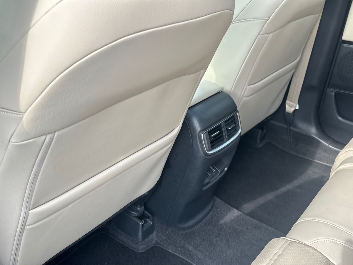 More views of Honda CR-V
