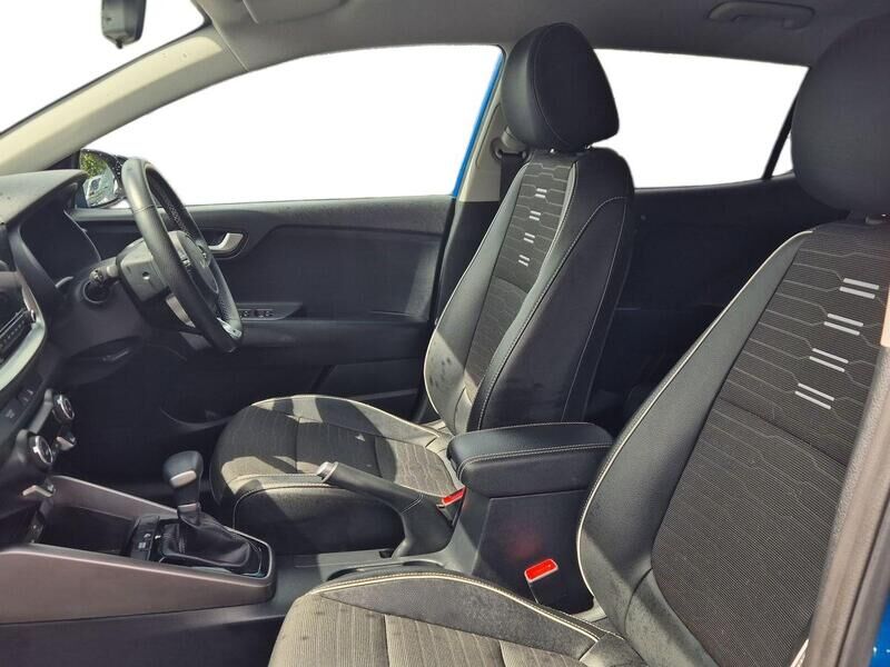 More views of Kia Stonic