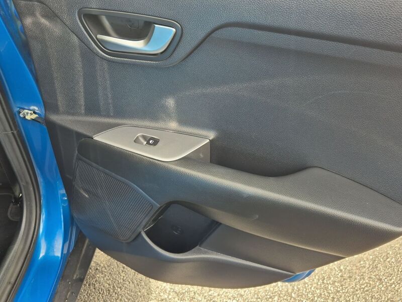 More views of Kia Stonic