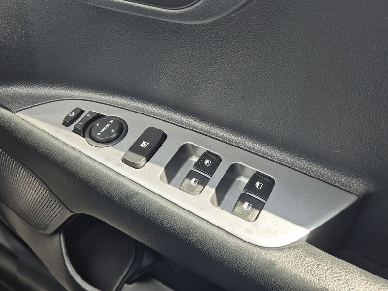 More views of Kia Stonic