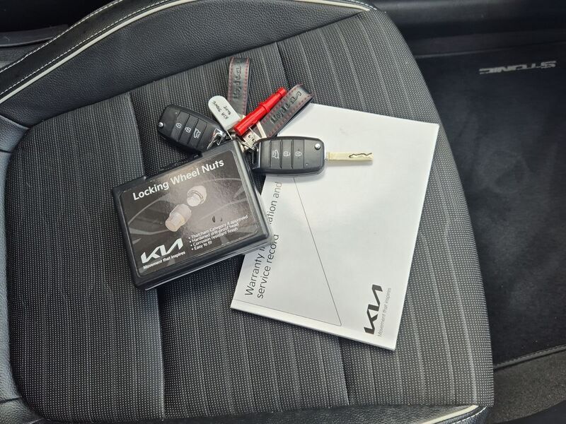 More views of Kia Stonic