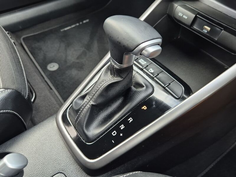 More views of Kia Stonic
