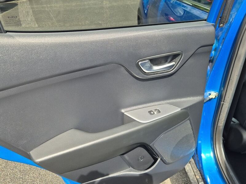 More views of Kia Stonic