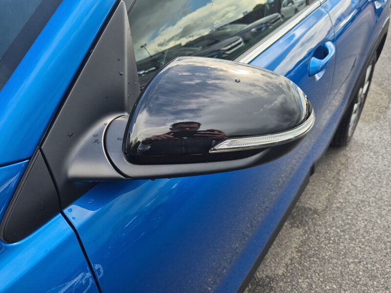 More views of Kia Stonic