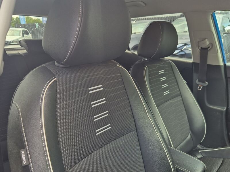More views of Kia Stonic