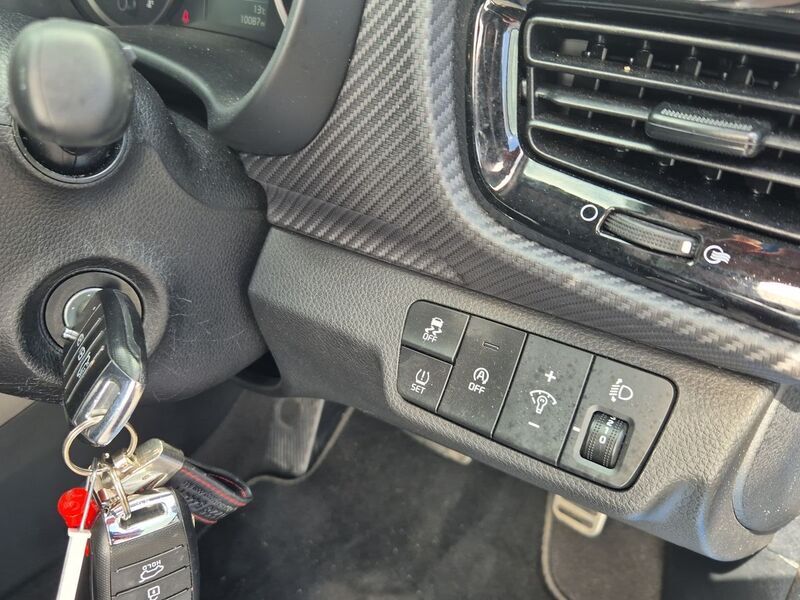 More views of Kia Stonic