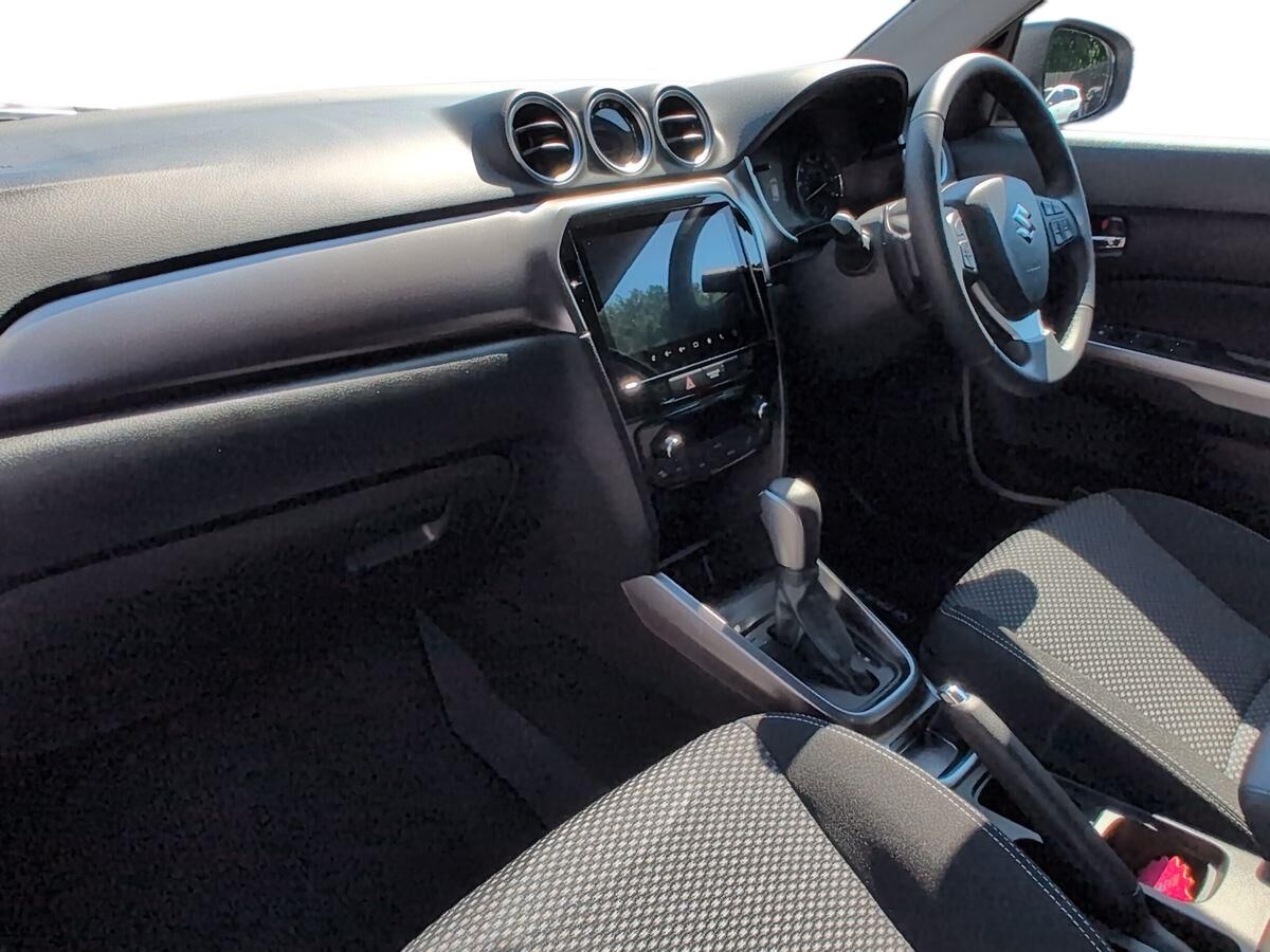 More views of Suzuki Vitara