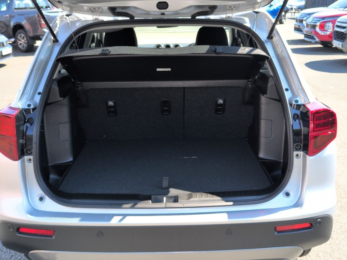 More views of Suzuki Vitara