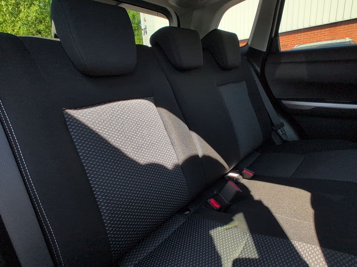 More views of Suzuki Vitara