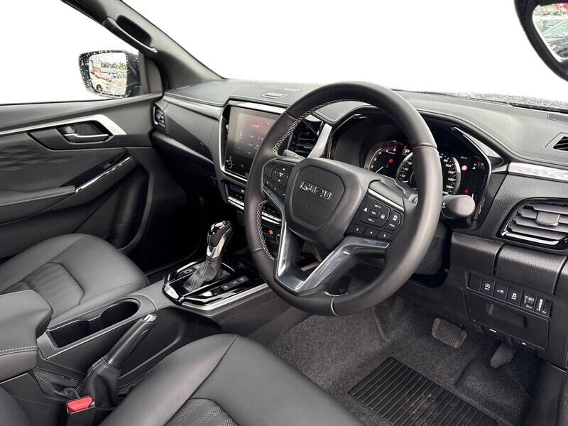 More views of Isuzu D-Max