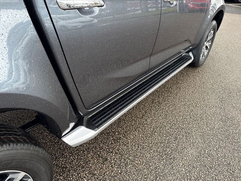 More views of Isuzu D-Max