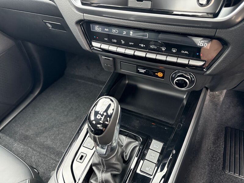 More views of Isuzu D-Max