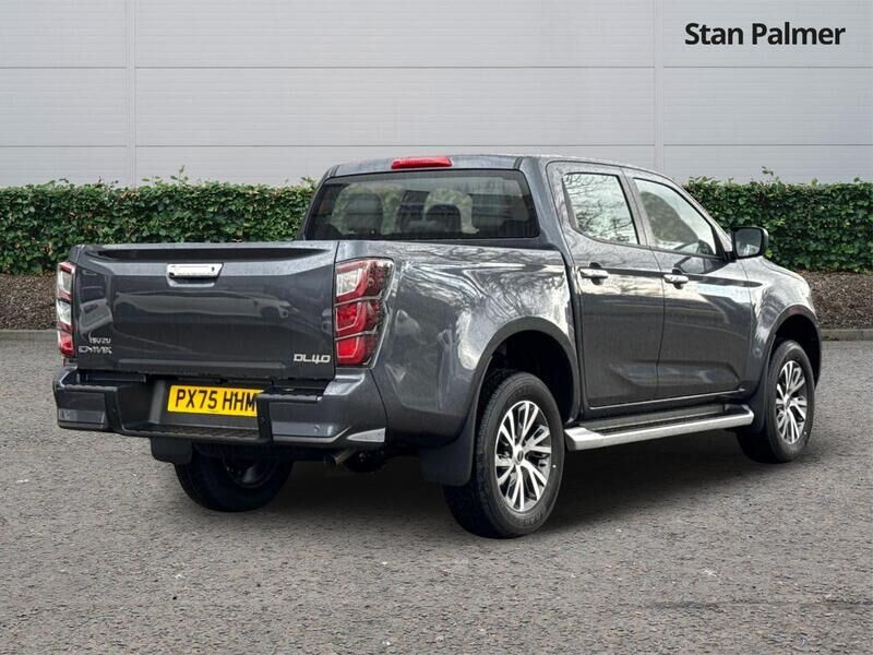 More views of Isuzu D-Max