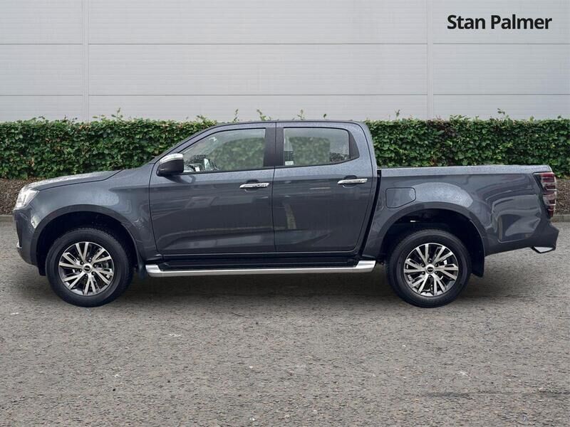 More views of Isuzu D-Max