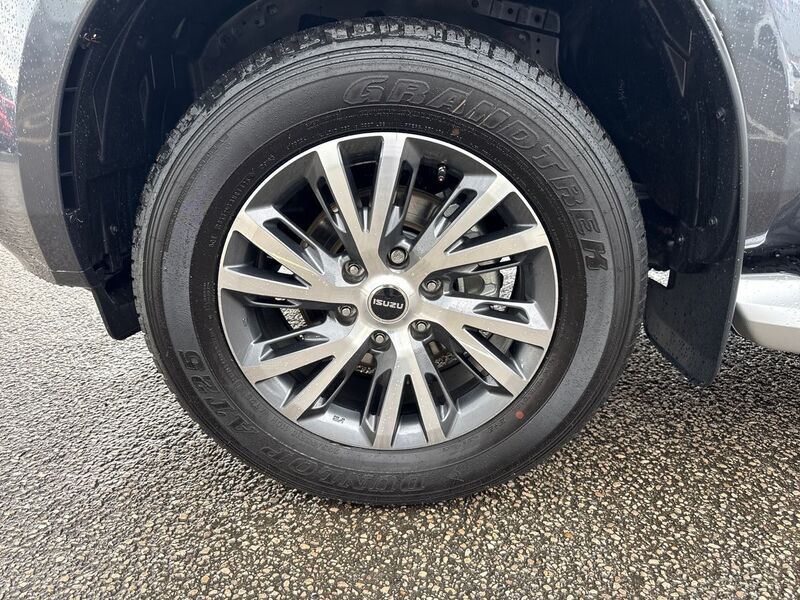 More views of Isuzu D-Max