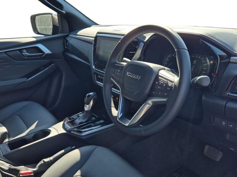 More views of Isuzu D-Max