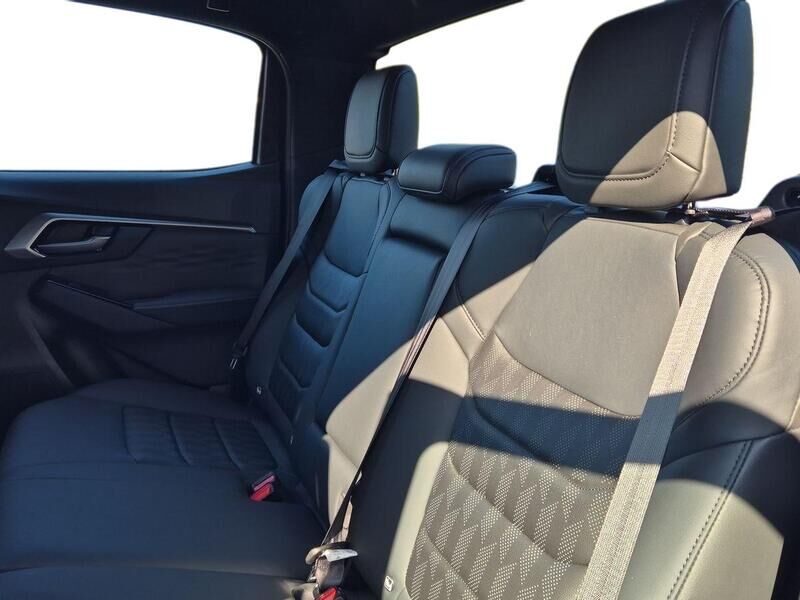 More views of Isuzu D-Max