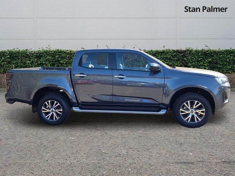 More views of Isuzu D-Max