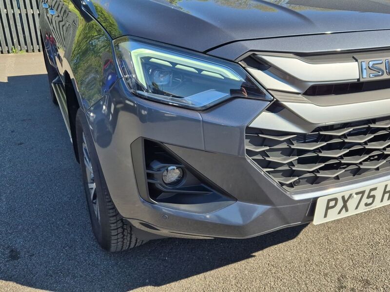 More views of Isuzu D-Max