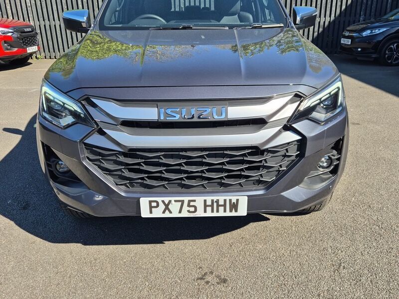 More views of Isuzu D-Max
