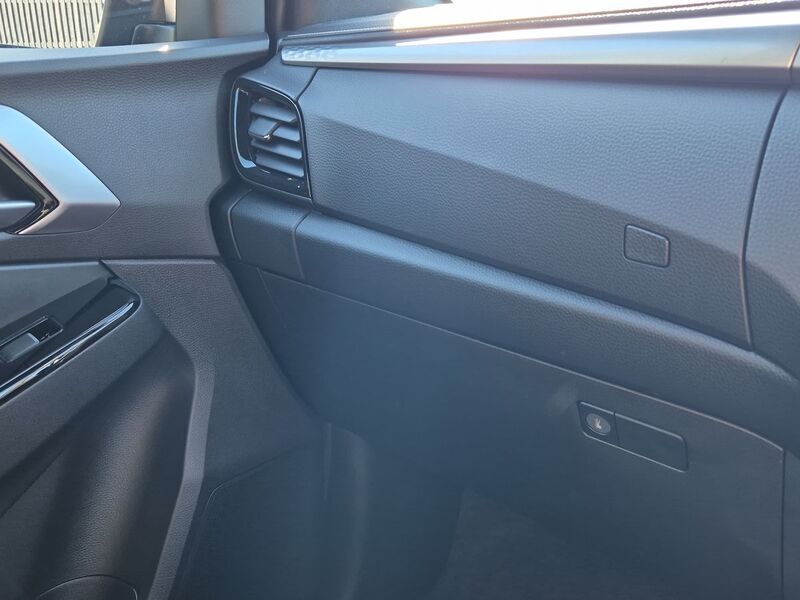 More views of Isuzu D-Max