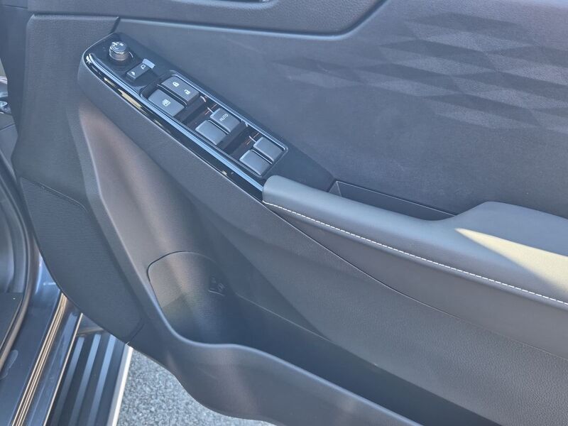 More views of Isuzu D-Max