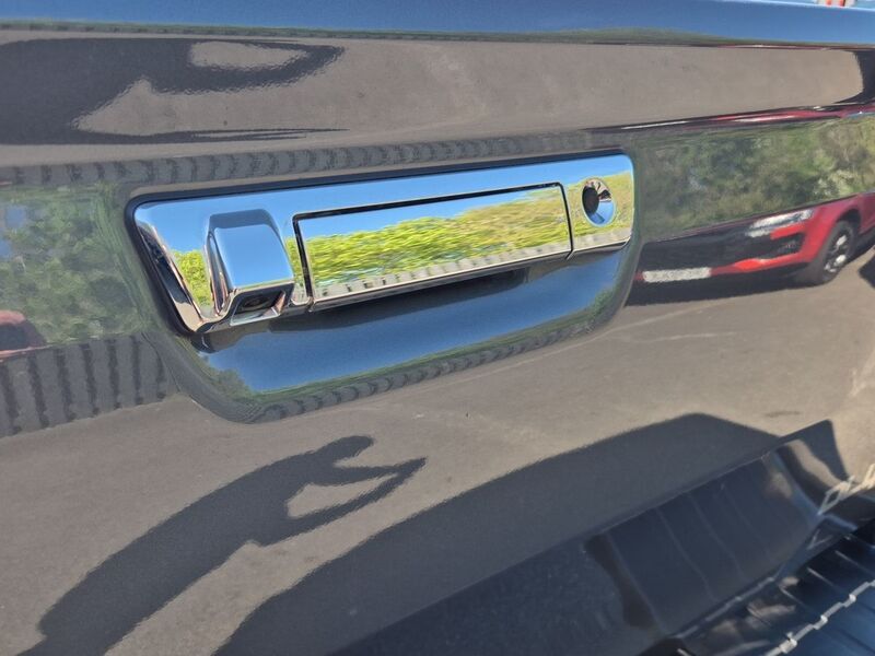 More views of Isuzu D-Max