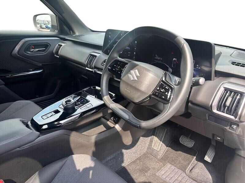 More views of Suzuki e Vitara