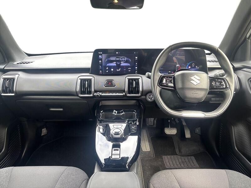 More views of Suzuki e Vitara