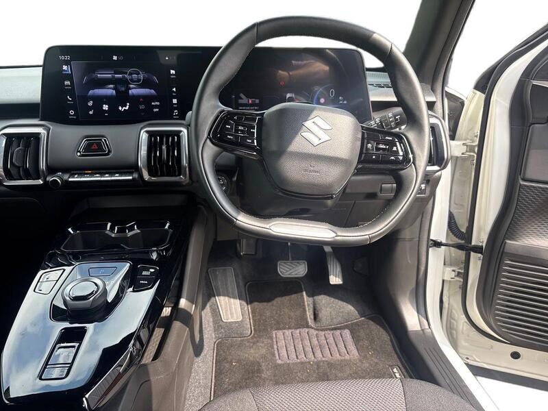 More views of Suzuki e Vitara