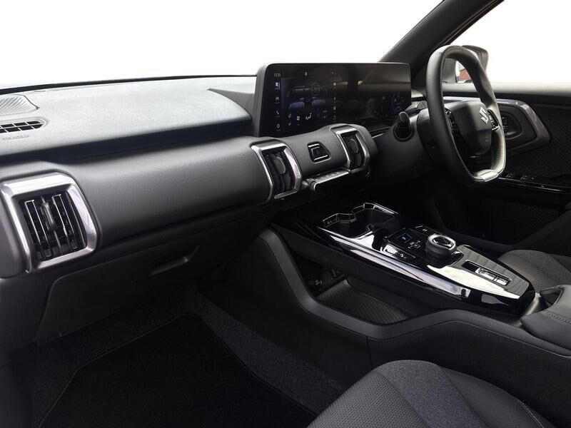 More views of Suzuki e Vitara
