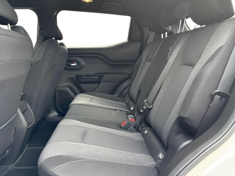More views of Suzuki e Vitara
