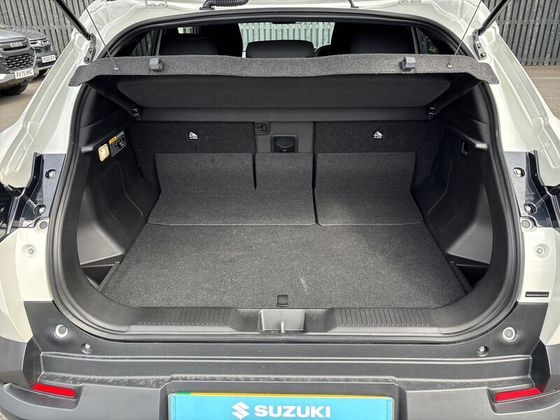 More views of Suzuki e Vitara