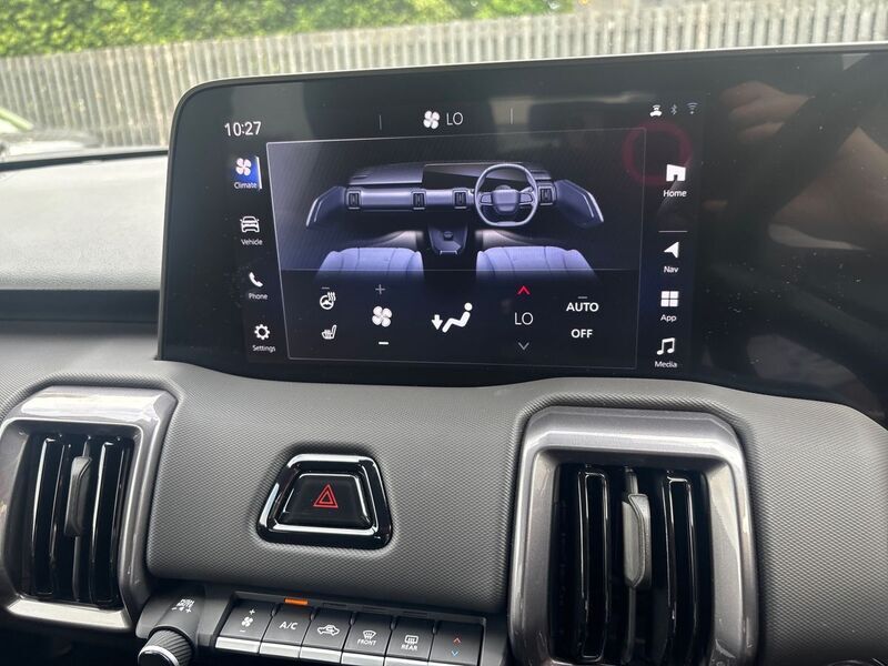 More views of Suzuki e Vitara
