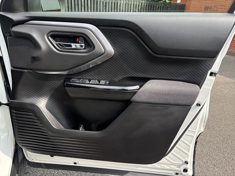 More views of Suzuki e Vitara