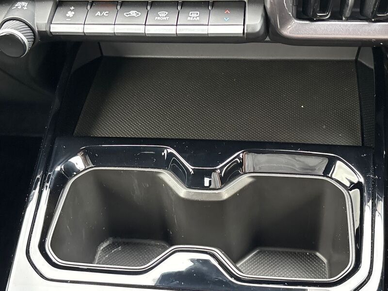 More views of Suzuki e Vitara