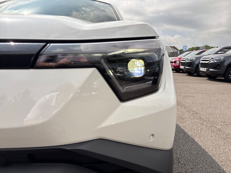 More views of Suzuki e Vitara