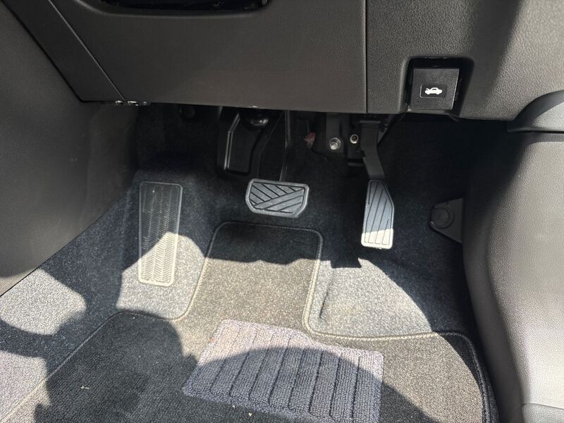 More views of Suzuki e Vitara