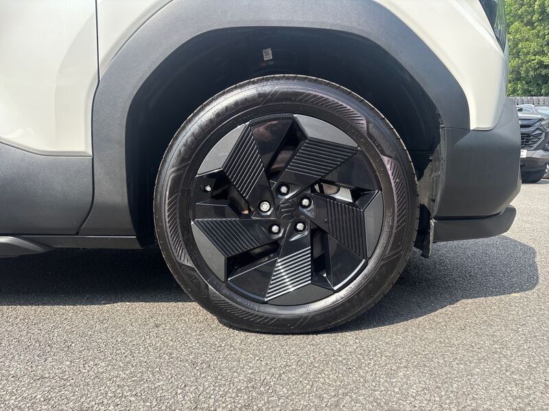 More views of Suzuki e Vitara