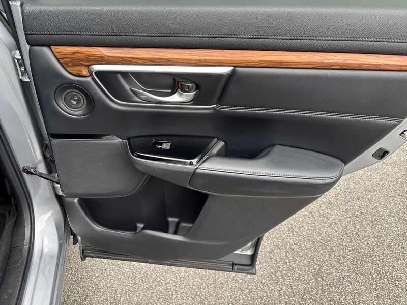 More views of Honda CR-V