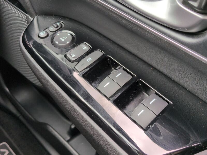 More views of Honda CR-V